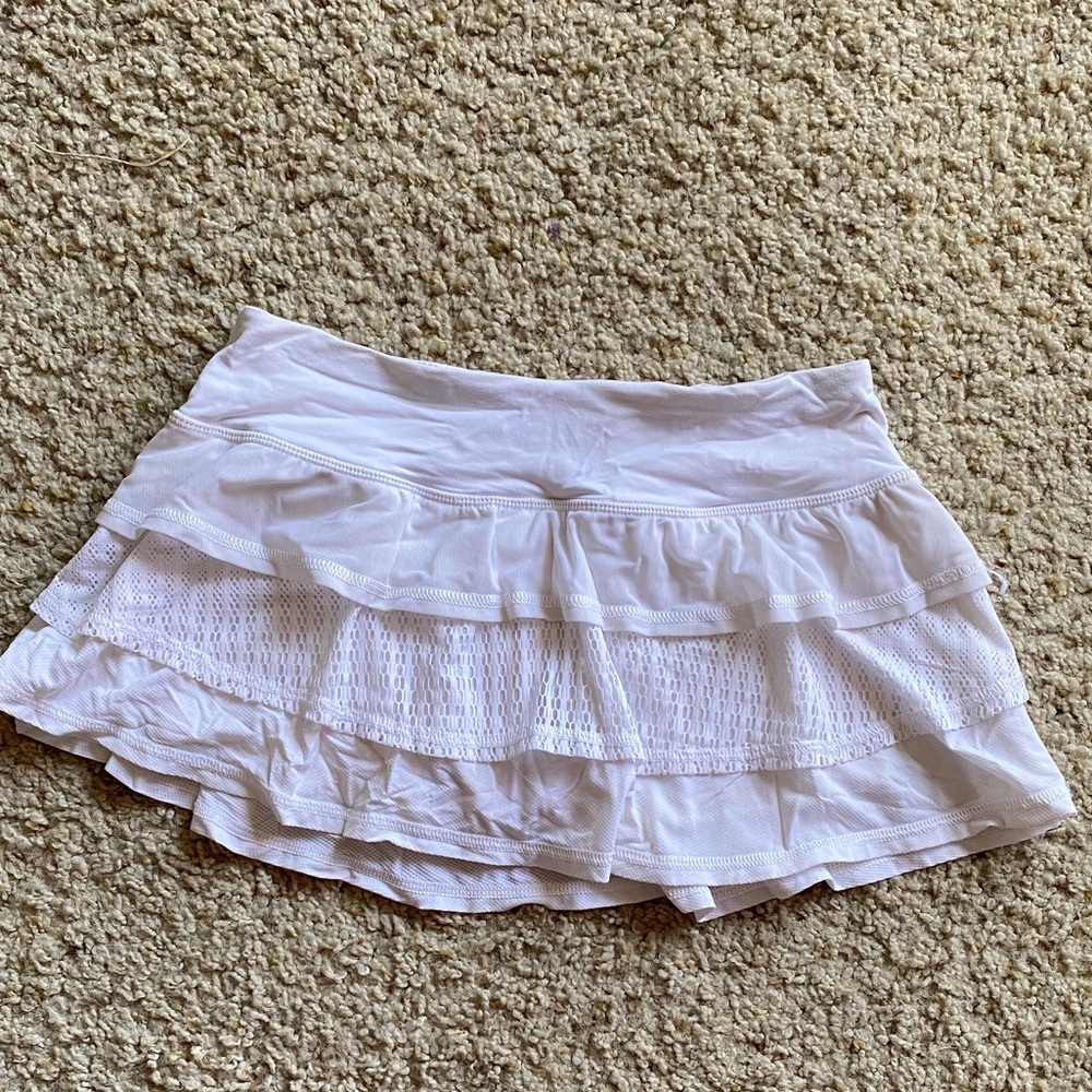 Lululemon Rare White Ruffle Skort size 2